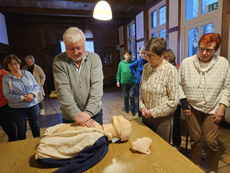 Dr. Unterbusch und Teilnehmerinnen